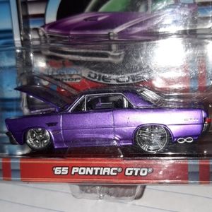 65 PONTIAC GTO,  MAISTO PRO RODZ  1:64 SCALE